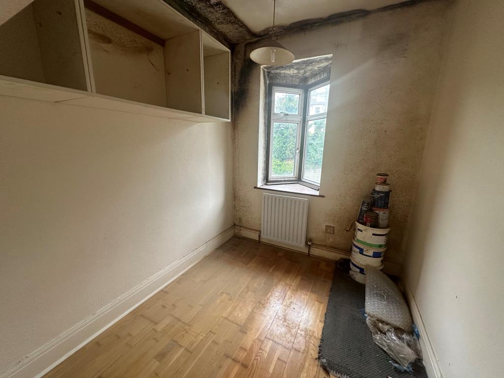 Lot: 92 - THREE-BEDROOM HOUSE FOR IMPROVEMENT - Bedroom three